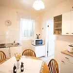 Konukevi Mijajov Dvor