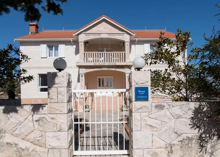 Mijajov Dvor 3* Sumartin